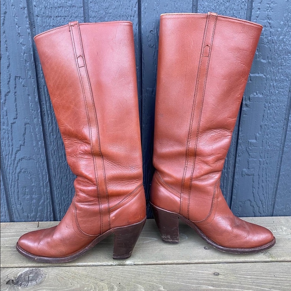 Beautiful pair of Frye boots size 8
